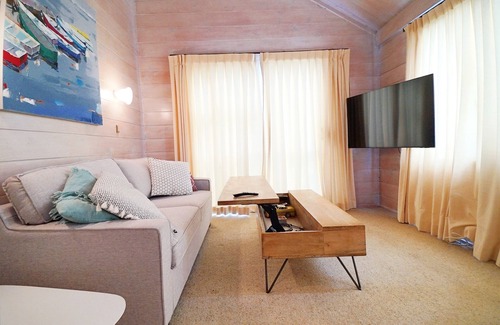 Red Beach Apartment | Cosy Studio 3 Mins Drive To Beach