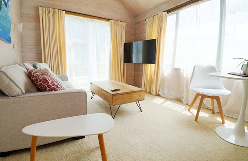 Red Beach Apartment | Cosy Studio 3 Mins Drive To Beach