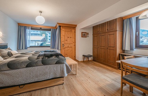 Kirchberg in Tirol Apartment | Cosy studio only 1km from the Maierlbahn ski lift