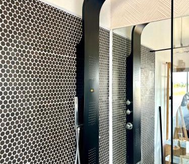 Albi Apartment | Cosy studio - Baignoire balnéo et Clim