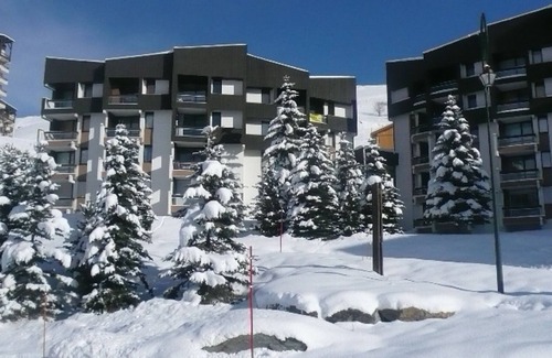 Reberty Apartment | Cosy Studio for 2 in Reberty 1850 - Close to Slopes with Balcony, WiFi & Ski Locker