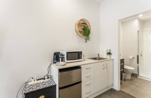 Avondale Apartment | Cosy Studio in Central Avondale | Netflix Wi-Fi