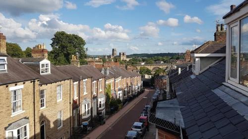 Durham Apartment | Cosy studio on traditional Durham street