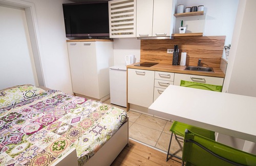 Preddvor Apartment | Cosy studio with free parking in Gorenjska