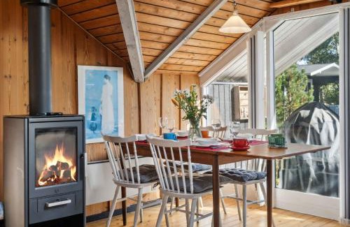 Bøtø By House | Cosy Summerhouse Close To Beach In A Natural Area