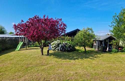 Strøby Ladeplads House | Cosy Summerhouse Near The Waterfront