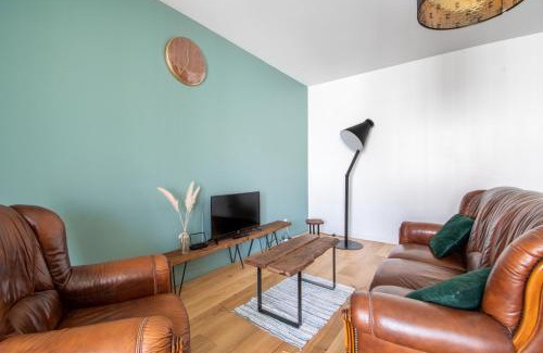 Madeleine-Champ de Mars Apartment | Cosy T2 de 50 m² Centre-Ville avec Garage & Balcon