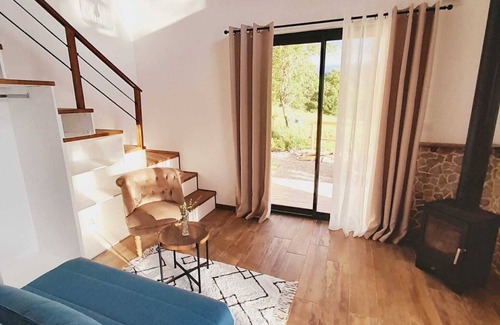 Lavelanet Cottage | Cosy Tiny House Éco Responsable + SPA Dans les Montagne des Pyrénées, Ariège