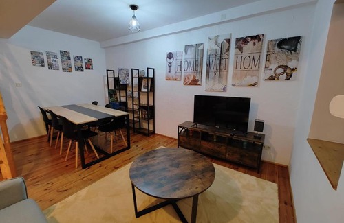 Pont-de-L'Arche Apartment | Cosy Triplex 3 chambres