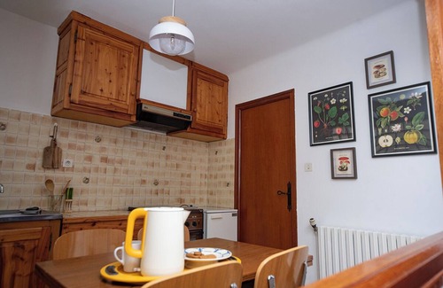 Prats-de-Mollo-la-Preste Apartment | Cosy, vintage ground-floor apartment