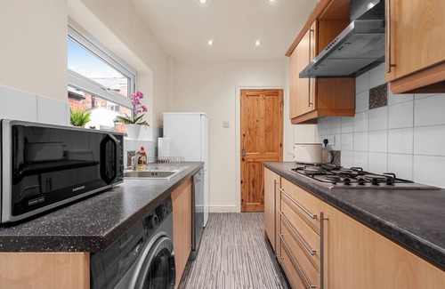 Trafford House | Cosy well-connected 3-bed house