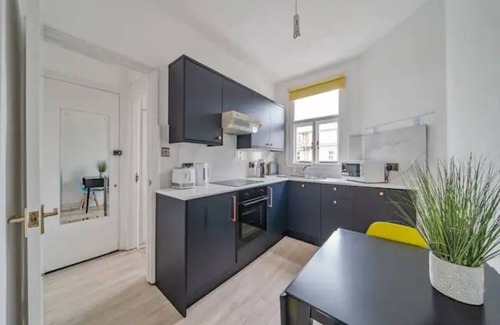 Walpole Apartment | Cosy West London flat – Discover & Live London | Pass the Keys