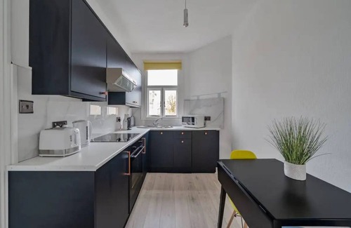 Walpole Apartment | Cosy West London flat – Discover & Live London | Pass the Keys