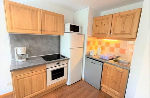 Les Claux Apartment | CosyRefuges - Le Refuge des Marmottes *: 2-bedrooms apartment, 40m², top-level