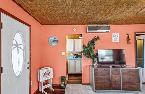 Port Richey Apartment | Cotee River Tiki Hut