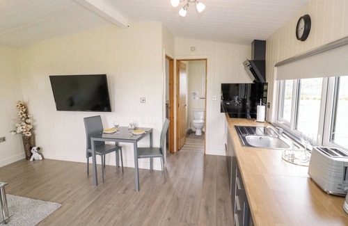 Bretforton Cottage | COTSWOLD VIEW 3, romantic, character holiday cottage in Honeybourne