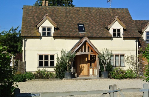 Beckford Cottage | Cotswolds luxury family friendly oak framed cottage with fab interior style