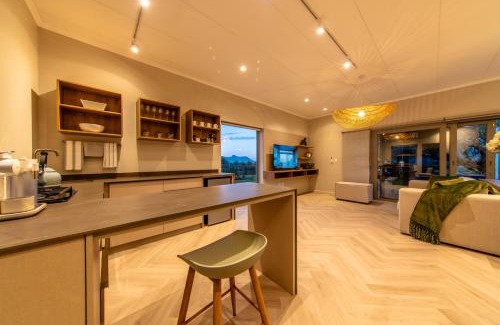 Simondium Ski Chalet | Cottage 1 - Leo Sky Farm