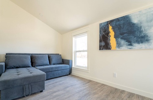Wainfleet House | Cottage # 1...thelongbeachresort.ca