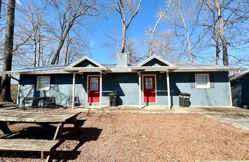 Nancy Cabin | Cottage 11- Lee’s Ford Marina