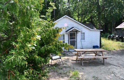 Sauble Beach Cottage | Cottage #11 - Private Beach Access