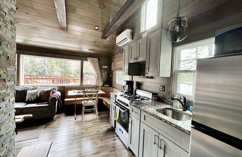 Old Forge Cottage | Cottage "1st Lake" a two bedroom, waterfront cottage at The Lakes Old Forge!