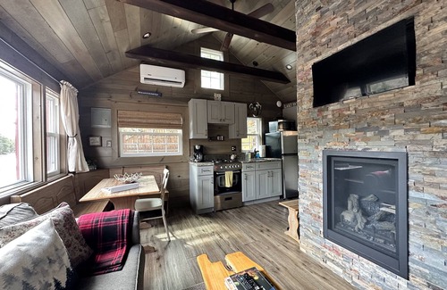 Old Forge Cottage | Cottage "1st Lake" a two bedroom, waterfront cottage at The Lakes Old Forge!