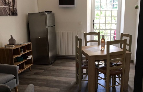 Meyrannes Cottage | Cottage 2-3 persons in a charming house in the heart of a sunny haven