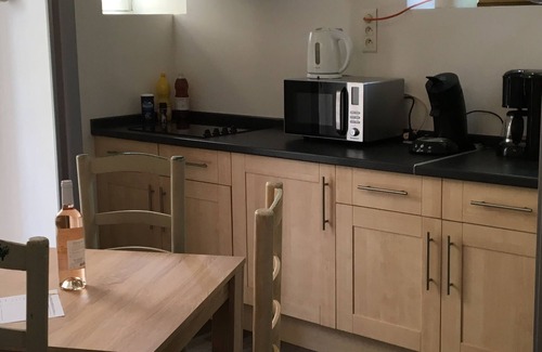 Meyrannes Cottage | Cottage 2-3 persons in a charming house in the heart of a sunny haven