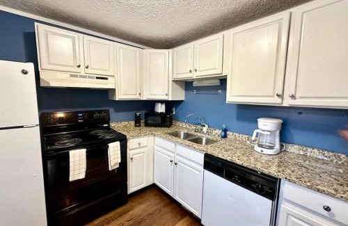 Nancy House | Cottage 2 Lees Ford Marina