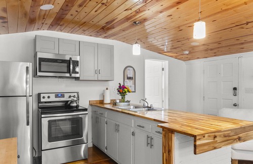 Fairhope House | Cottage 3 - Back Bay Bungalow