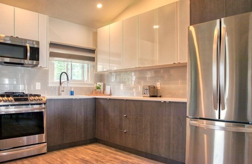 Wainfleet House | Cottage # 3...thelongbeachresort.ca