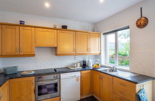Clifden Cottage | Cottage 353 - Clifden - sleeps 3 guests in 2 bedrooms