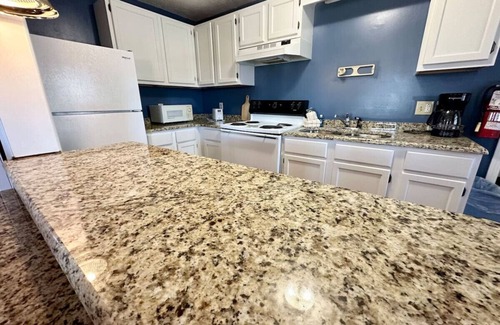 Nancy Cabin | Cottage 7- Lee’s Ford Marina