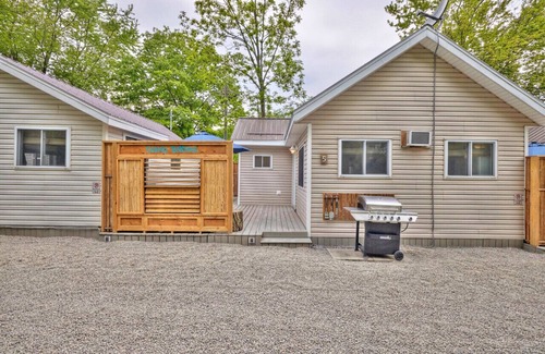 Wainfleet House | Cottage #8 · Lake Haven Beach Resort