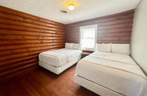 Nancy House | Cottage 9-Lees Ford Marina