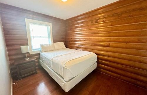 Nancy House | Cottage 9-Lees Ford Marina