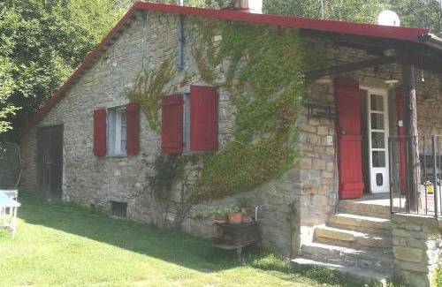 Niella Belbo House | Cottage a Bossolasco con piscina