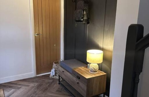 Hull House | Cottage/boutique style - Free parking & Wi-Fi