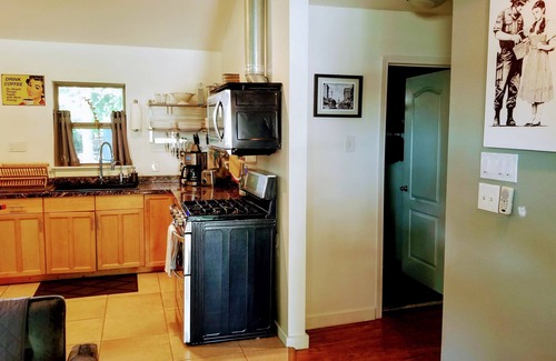 Holly House | Cottage by Lady Bird Lake and Trail