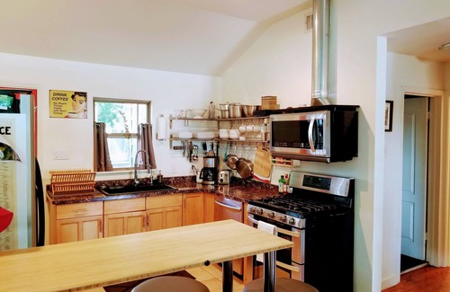 Holly House | Cottage by Lady Bird Lake and Trail