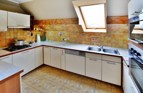 Malechowo House | Cottage by Ostrowieckie Lake with Private Beach