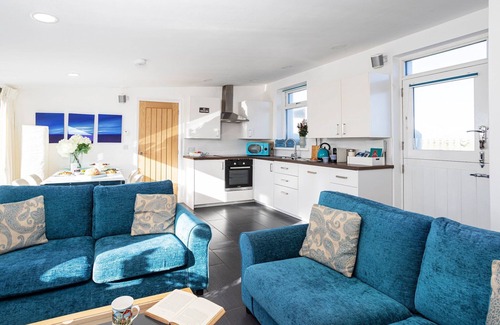 Barrow-in-Furness Cottage | Cottage by South Walney Lighthouse & Nature