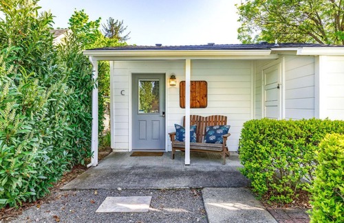 Jacksonville Cottage | Cottage C with Large Private Patio