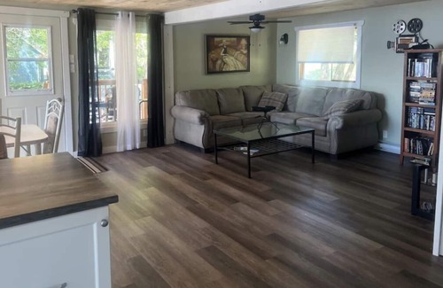 L'lle-du-College Cottage | Cottage on Beautiful Lake Temiskaming