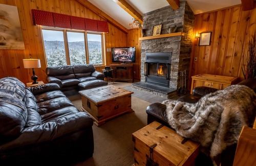 Sainte-Agathe-des-Monts Ski Chalet | Cottage Ziema for 12 people