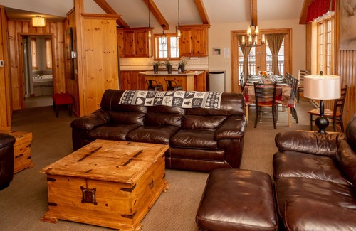Sainte-Agathe-des-Monts Ski Chalet | Cottage Ziema for 12 people