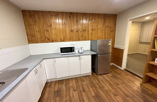 South Grafton House | Cottage Charm with Nearby Shopping