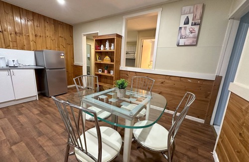 South Grafton House | Cottage Charm with Nearby Shopping