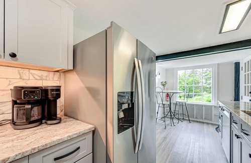 East Haddam House | Cottage-Chic Retreat < 1 Mi to Connecticut River!